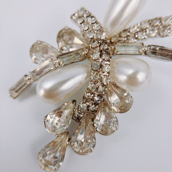 Prong Set Teardrop Baguette Clear Rhinestone Faux Pearl VTG 50s Unsigned Brooch - Picture 2 of 7